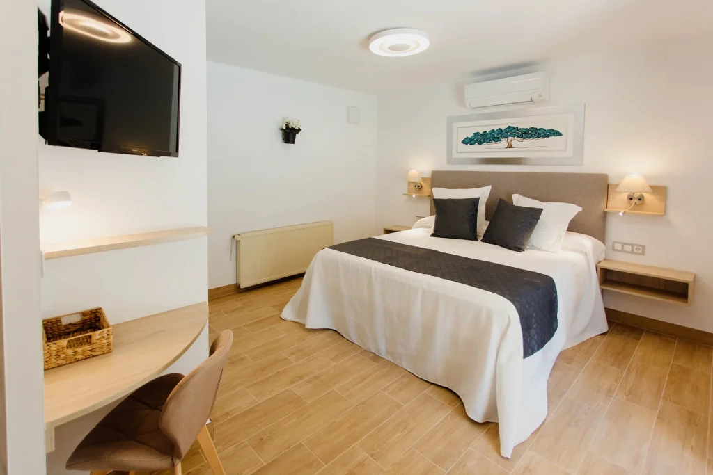 Habitación moderna y relajante